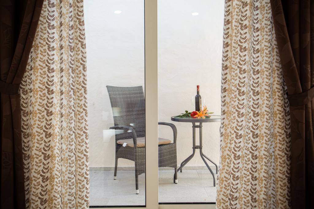 Apartments & Room Rollex Split Bagian luar foto