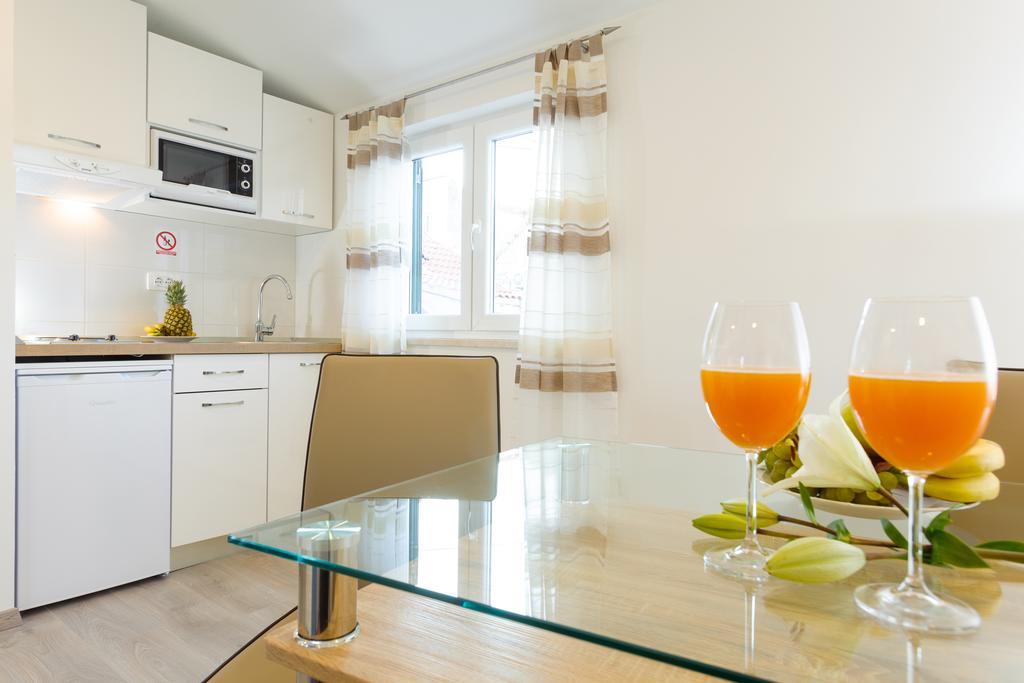 Apartments & Room Rollex Split Bagian luar foto